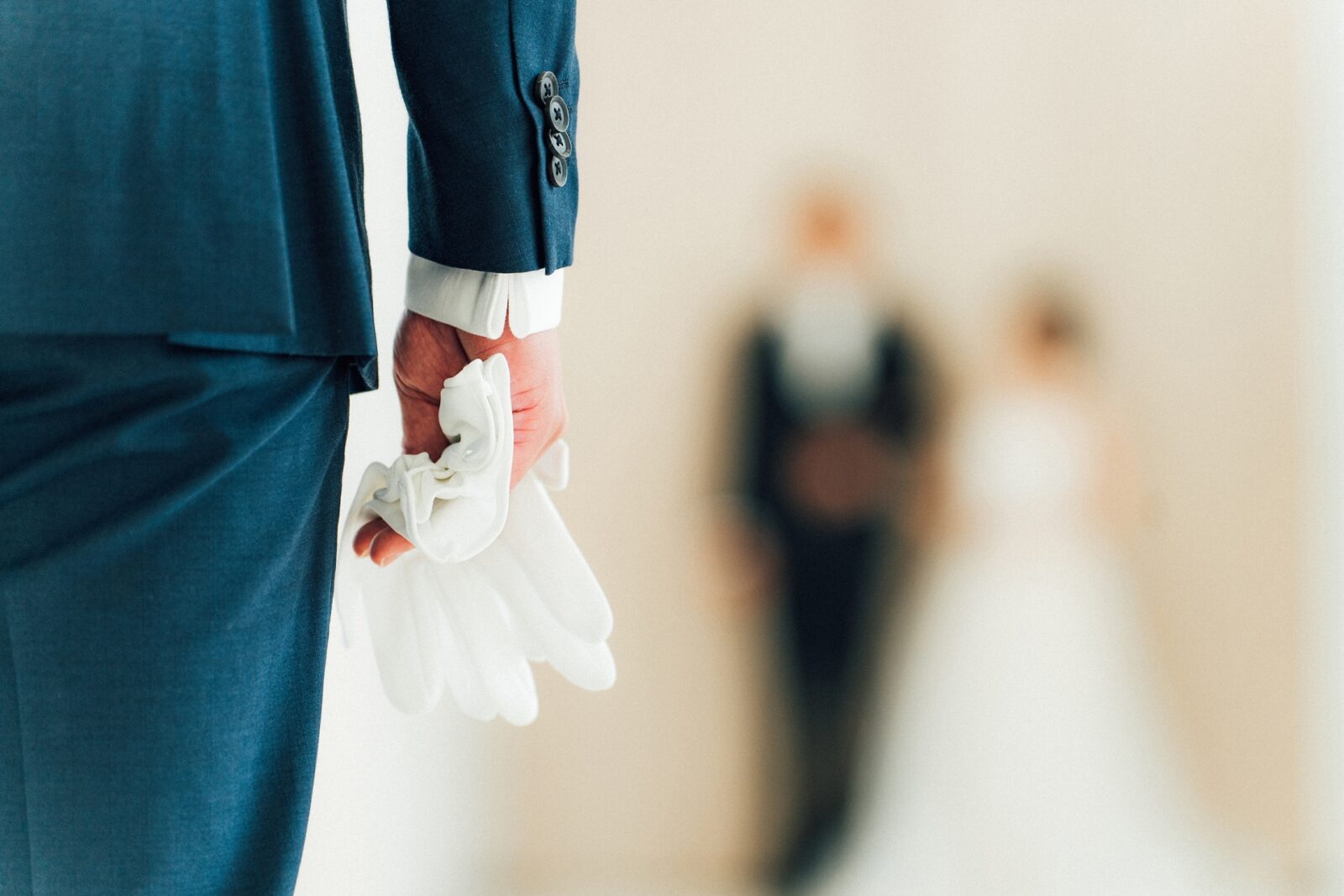 結婚式当日、新郎は何する？結婚式を成功させる新郎の立ち振る舞いガイドのイメージ