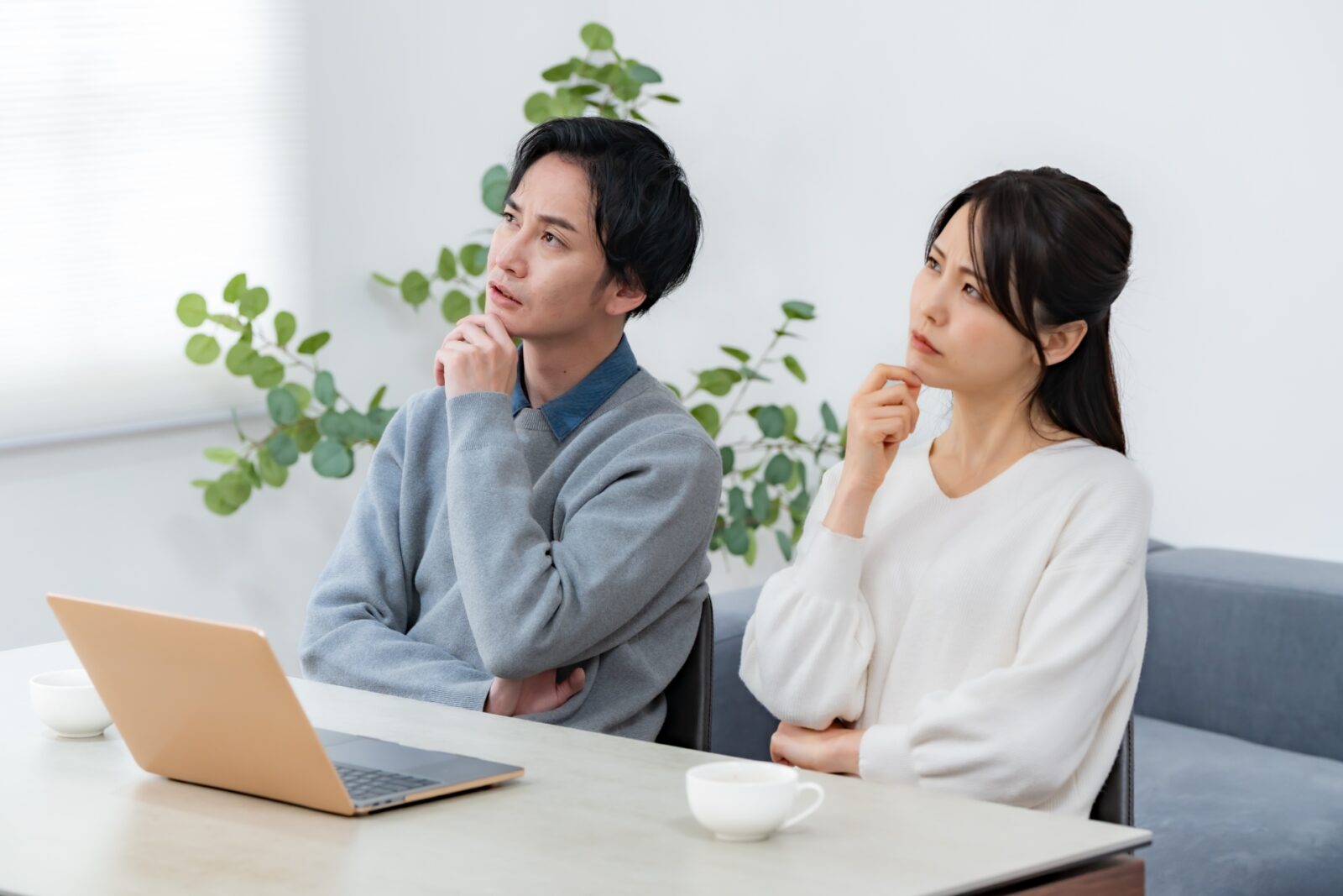 結婚式を挙げるには貯金いくら必要？平均費用と自己負担のリアルを解説のイメージ