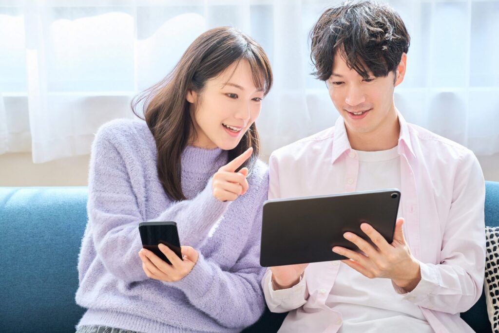 ウェディングムービーが長く感じる理由とは?見やすい構成と時間の目安を解説のイメージ