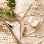 結婚式当日の持ち物リスト｜花嫁のための当日バッグとお守りアイテムのイメージ