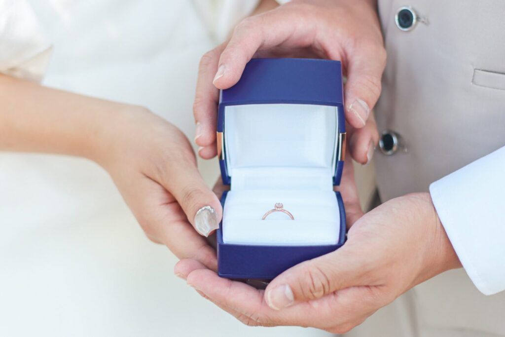 結婚が決まったら親へ何を伝える？報告の順番と両家で共有したいこと